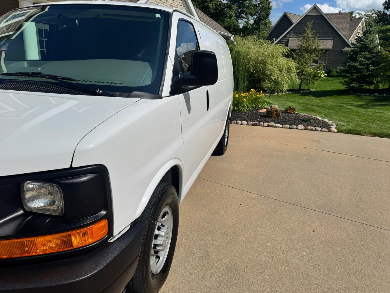 Chevrolet Express Cargo Van RWD 2500 135" 2017