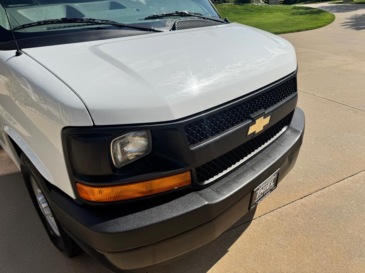 Chevrolet Express Cargo Van RWD 2500 135" 2017