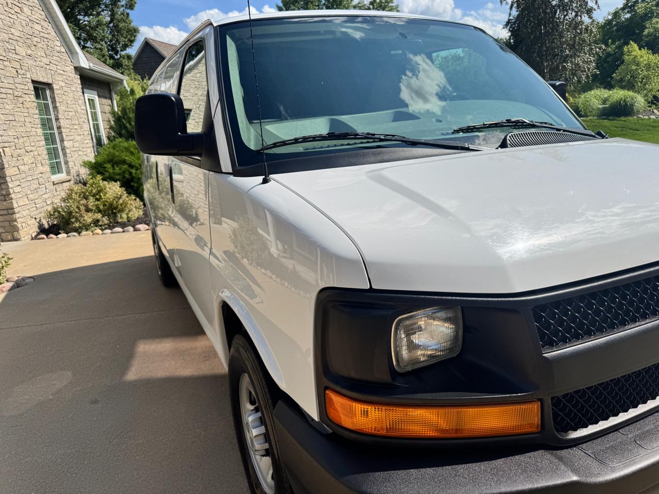 Chevrolet Express Cargo Van RWD 2500 135" 2017