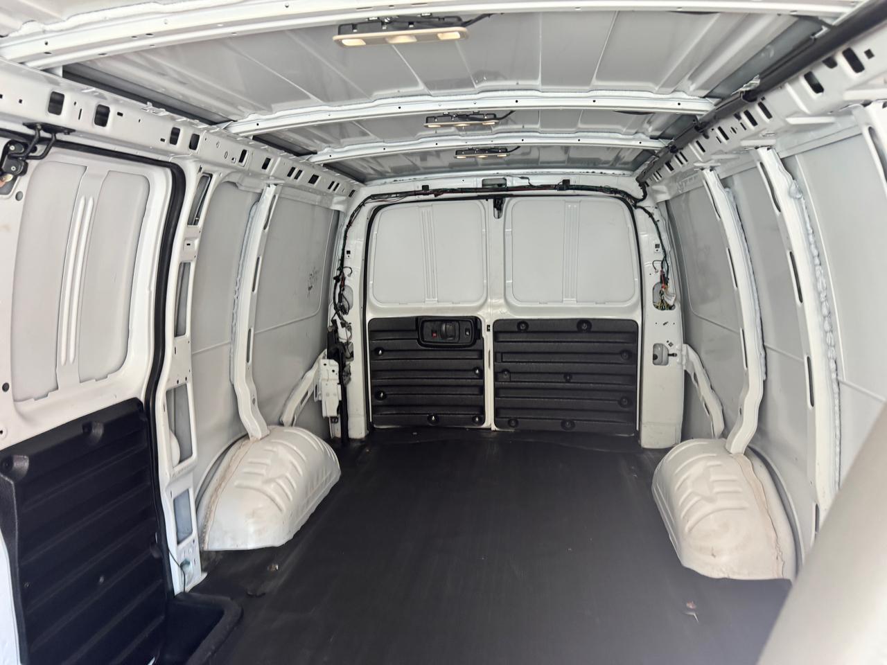 Chevrolet Express Cargo Van RWD 2500 135" 2017