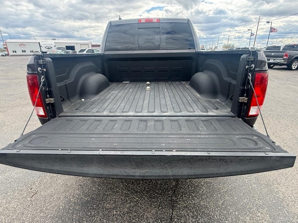 RAM 1500 SLT Crew Cab SWB 4WD 2015