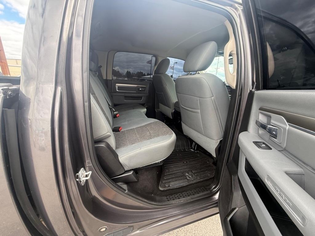 RAM 1500 SLT Crew Cab SWB 4WD 2015