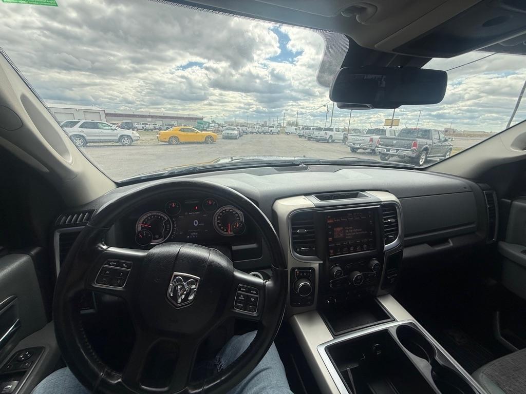 RAM 1500 SLT Crew Cab SWB 4WD 2015