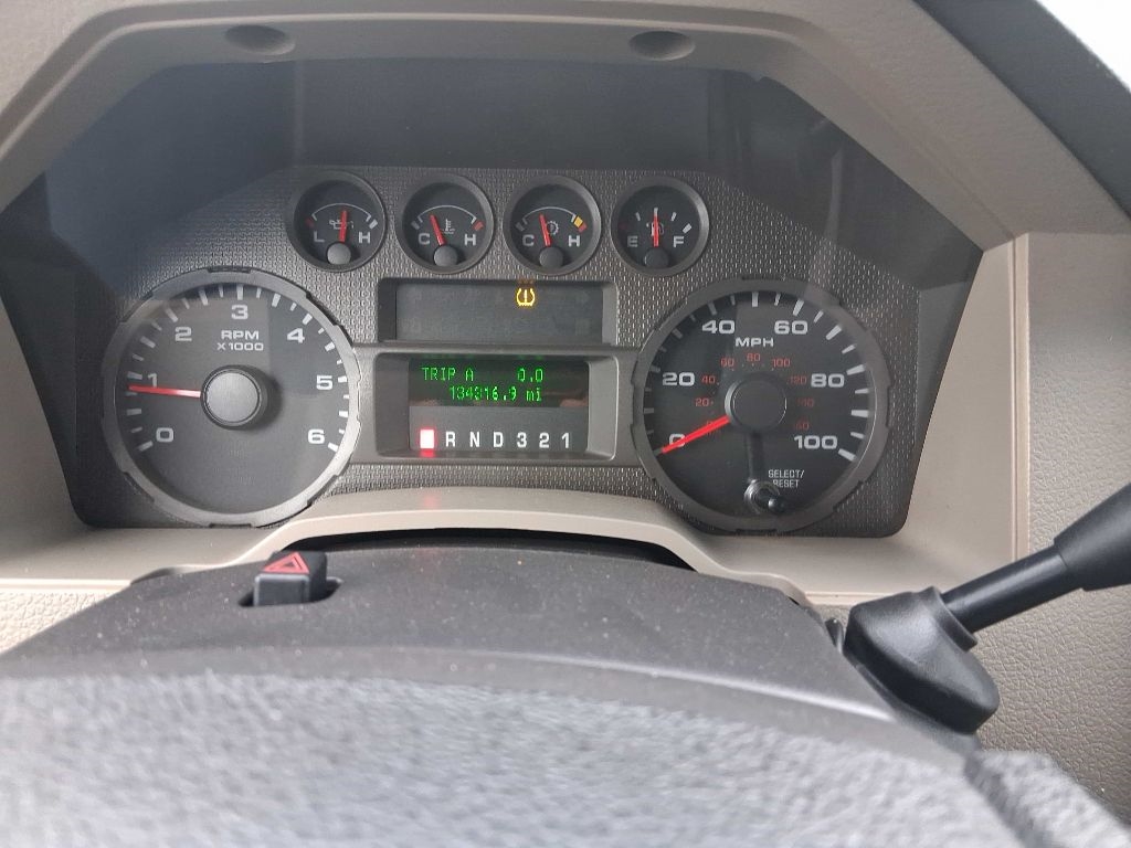 Ford F-250 SD XL Crew Cab 4WD 2008