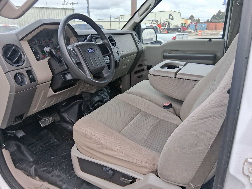 Ford F-250 SD XL Crew Cab 4WD 2008