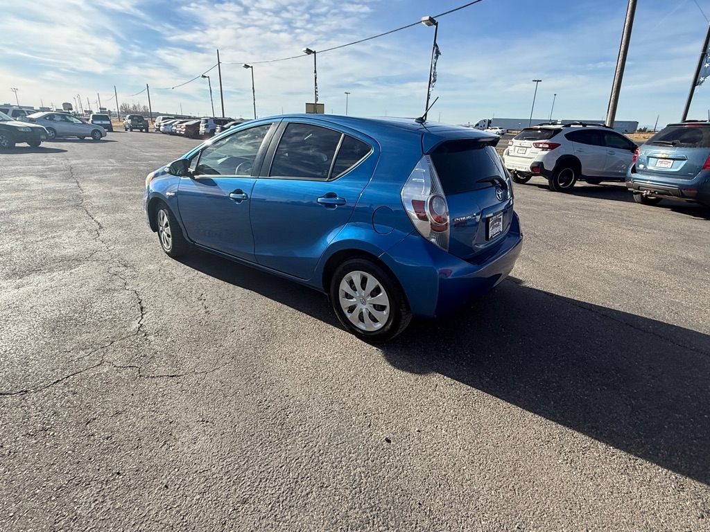 2014 Toyota Prius C Four photo 3