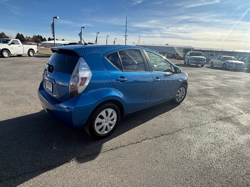2014 Toyota Prius C Four photo 4