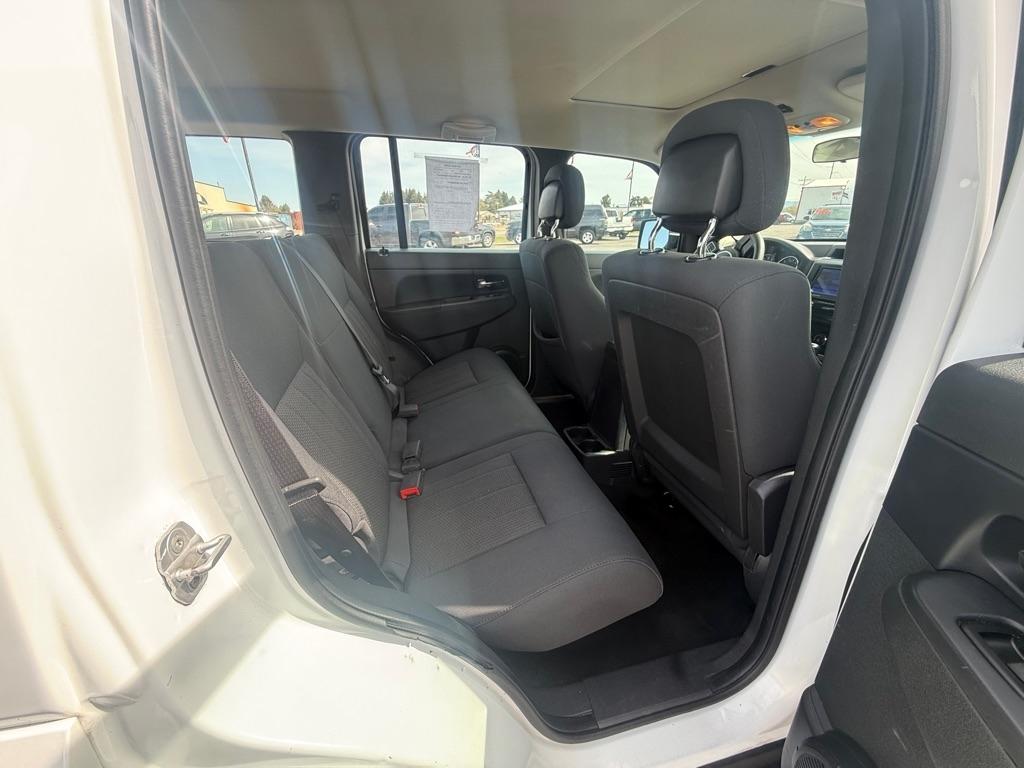 Jeep Liberty Sport 2WD 2012