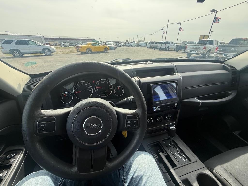 Jeep Liberty Sport 2WD 2012