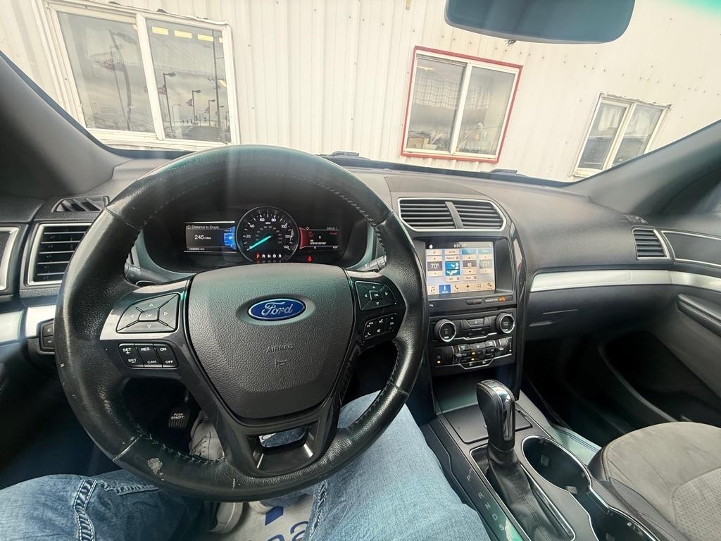 Ford Explorer XLT 4WD 2017