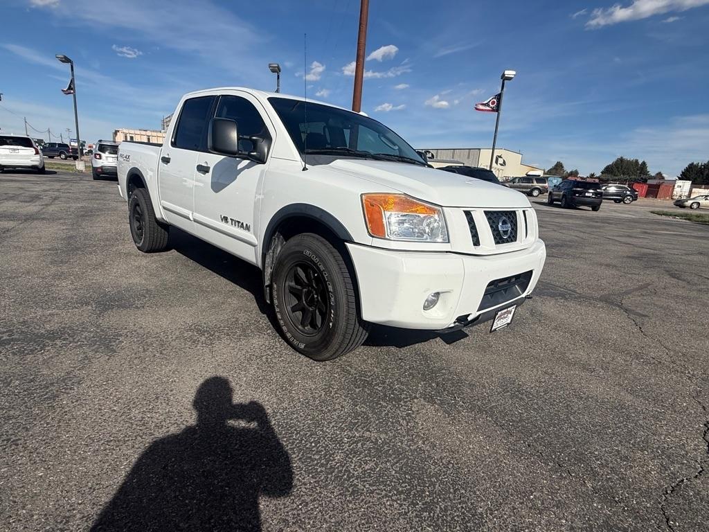 Nissan Titan XE Crew Cab 4WD SWB 2010