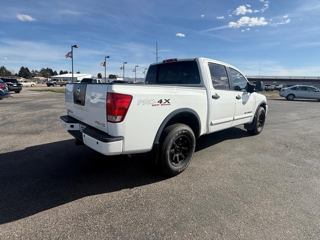 Nissan Titan XE Crew Cab 4WD SWB 2010