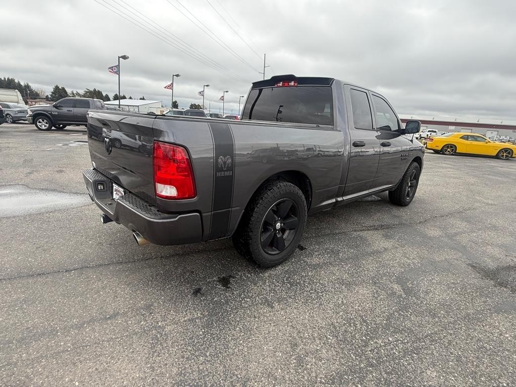 RAM 1500 Tradesman Quad Cab 2WD 2016