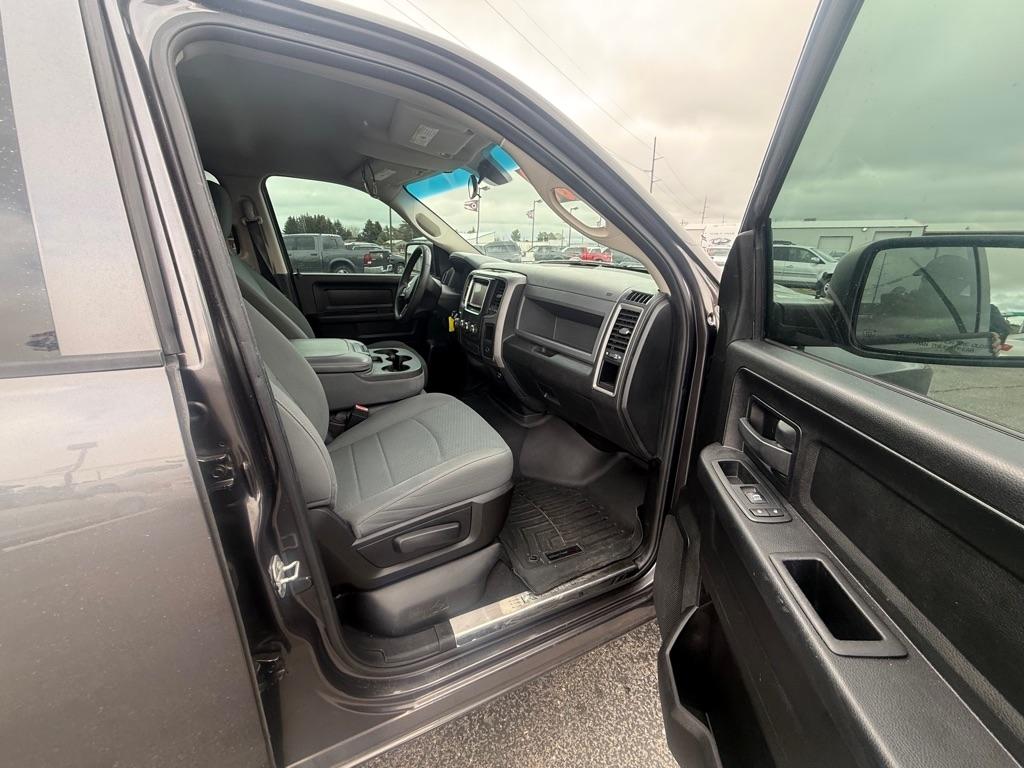 RAM 1500 Tradesman Quad Cab 2WD 2016