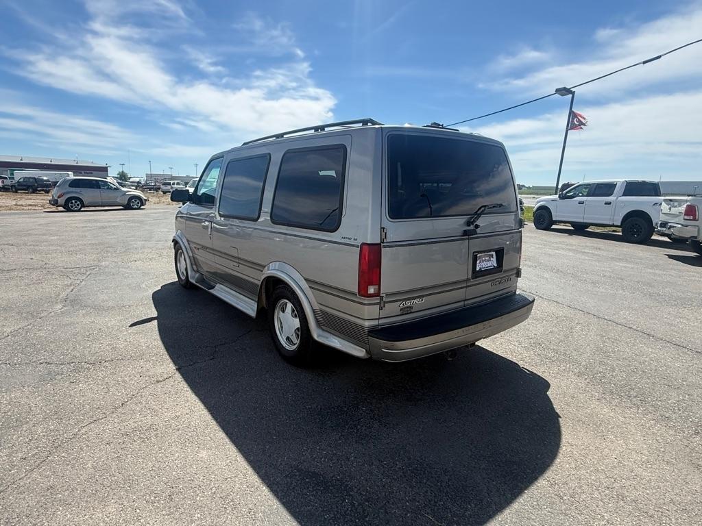 Chevrolet Astro Cargo Van AWD 2002