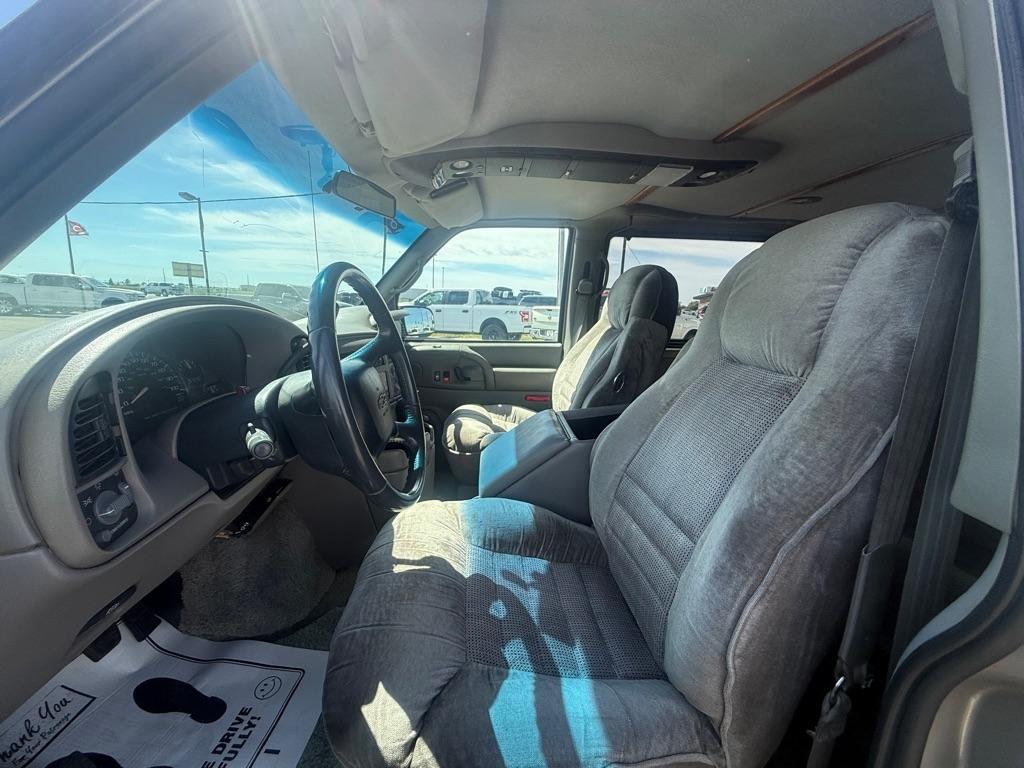 Chevrolet Astro Cargo Van AWD 2002