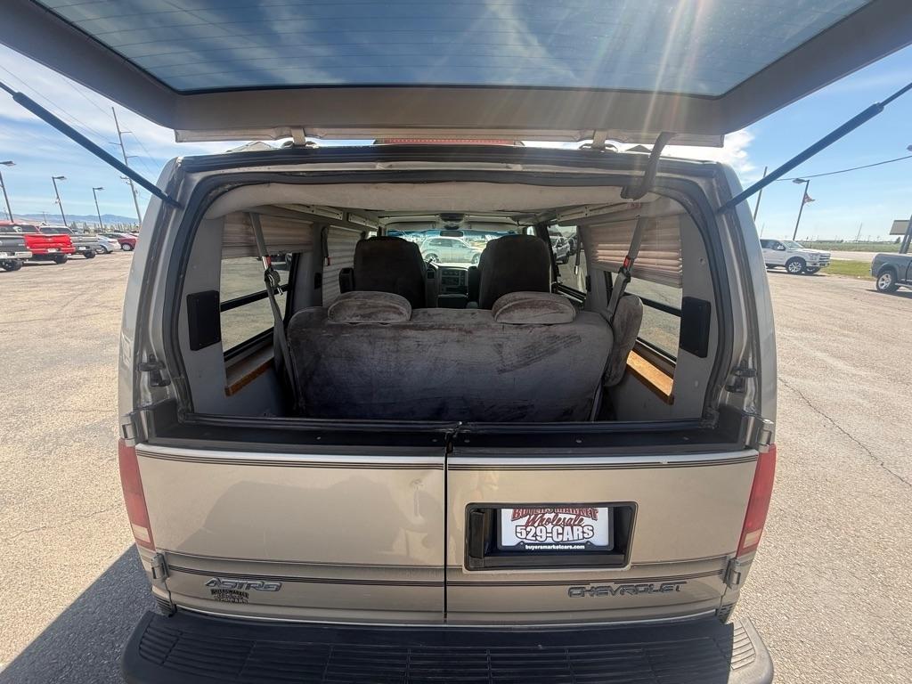 Chevrolet Astro Cargo Van AWD 2002
