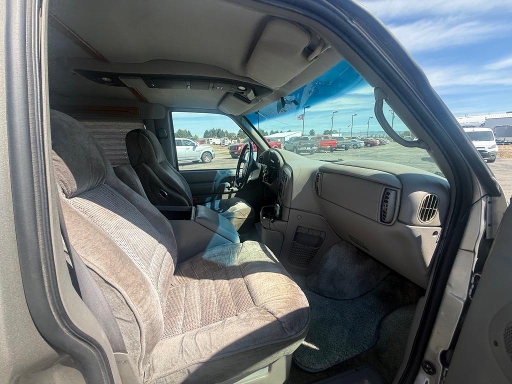 Chevrolet Astro Cargo Van AWD 2002