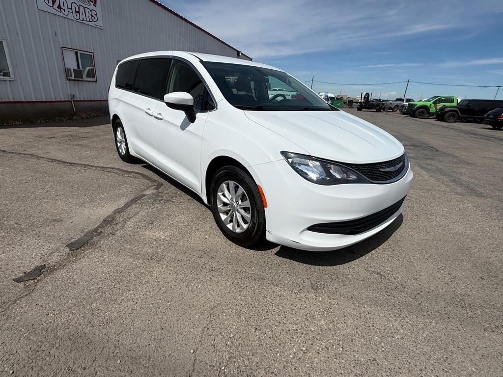 Chrysler Pacifica LX 2018