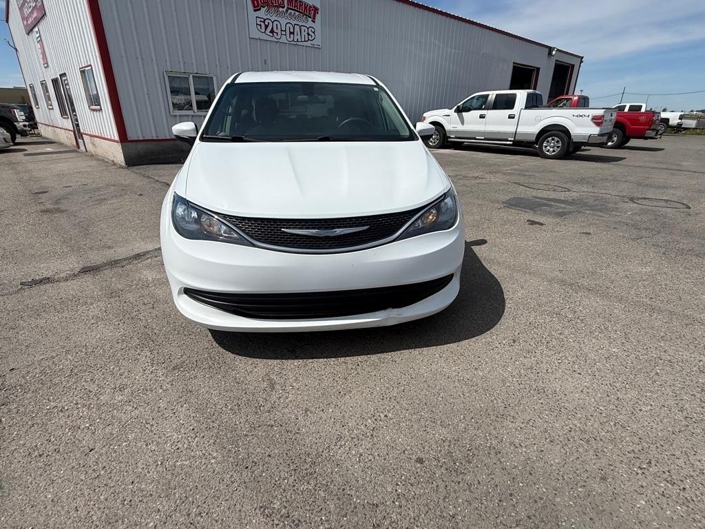 Chrysler Pacifica LX 2018