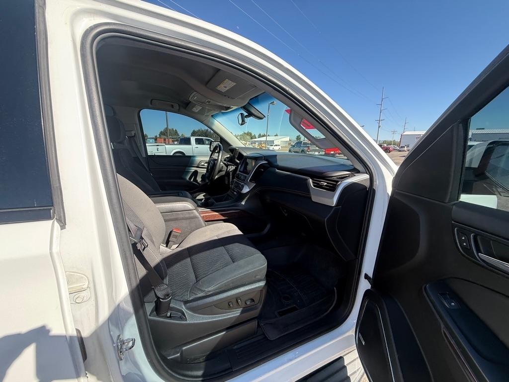 GMC Yukon XL SLE 1/2 Ton 4WD 2015