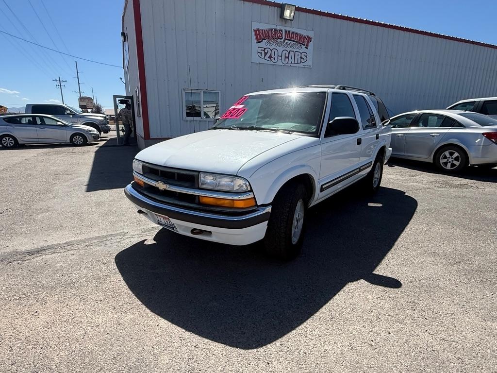 Chevrolet Blazer LS 4-Door 4WD 2000