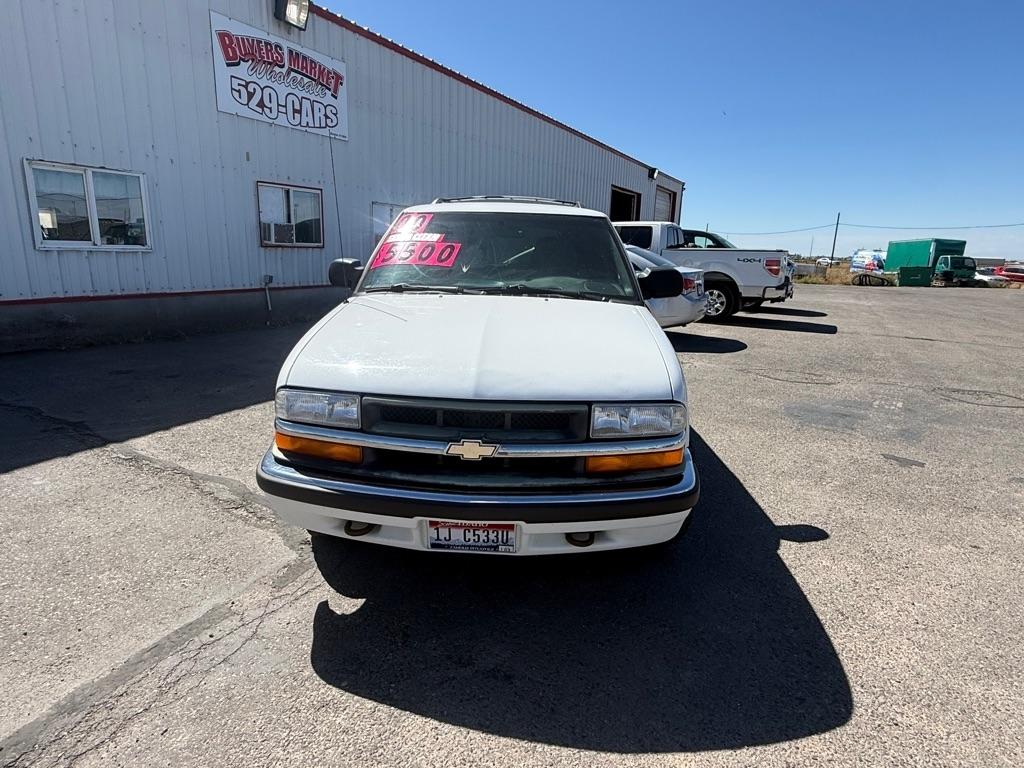 Chevrolet Blazer LS 4-Door 4WD 2000