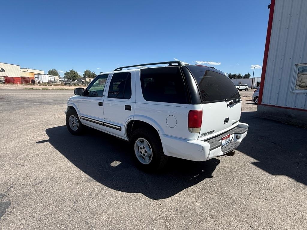 Chevrolet Blazer LS 4-Door 4WD 2000