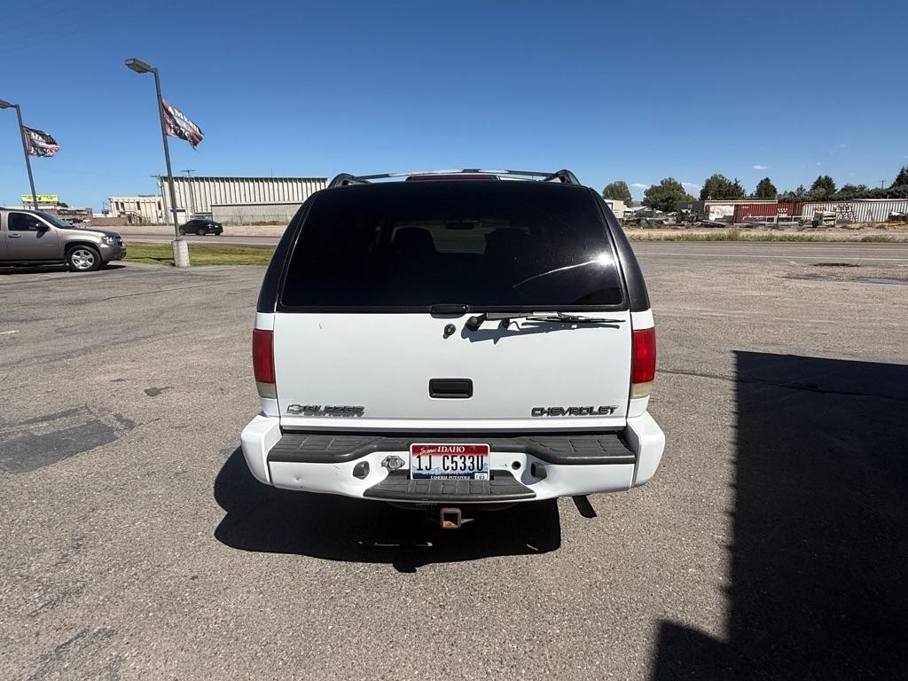 Chevrolet Blazer LS 4-Door 4WD 2000
