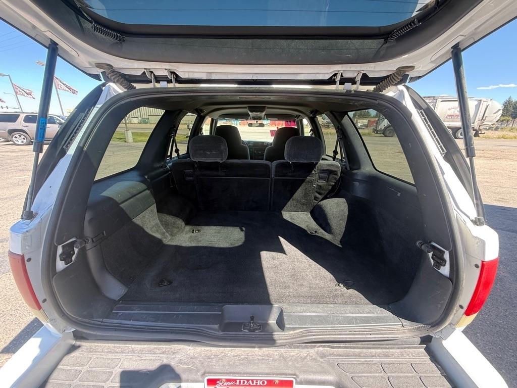 Chevrolet Blazer LS 4-Door 4WD 2000