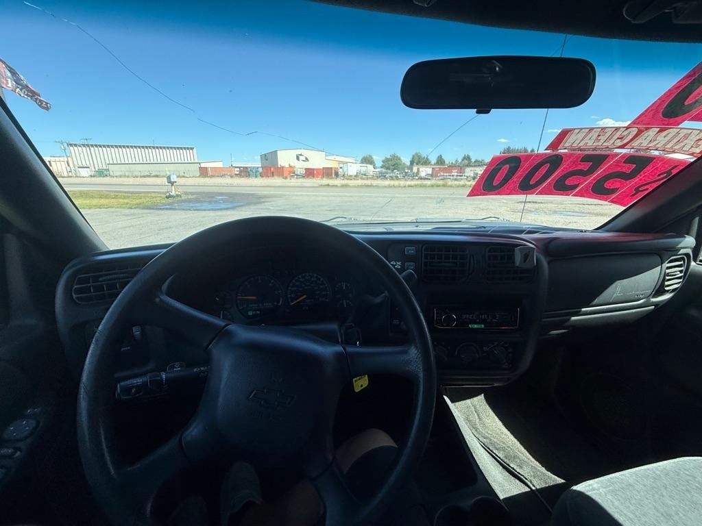 Chevrolet Blazer LS 4-Door 4WD 2000