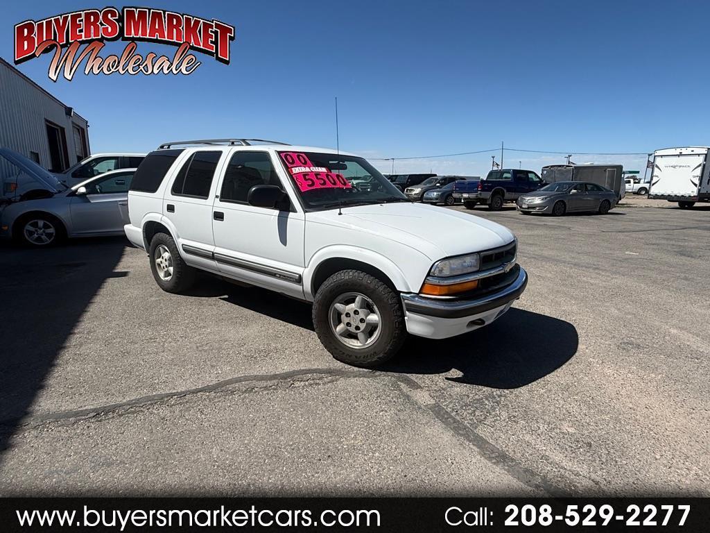 2000 Chevrolet Blazer LS 4-Door 4WD