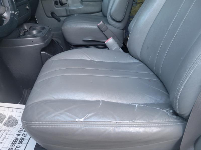 Chevrolet Express 1500 AWD Cargo 2011 Chevrolet Express 1500 AWD Cargo 2011