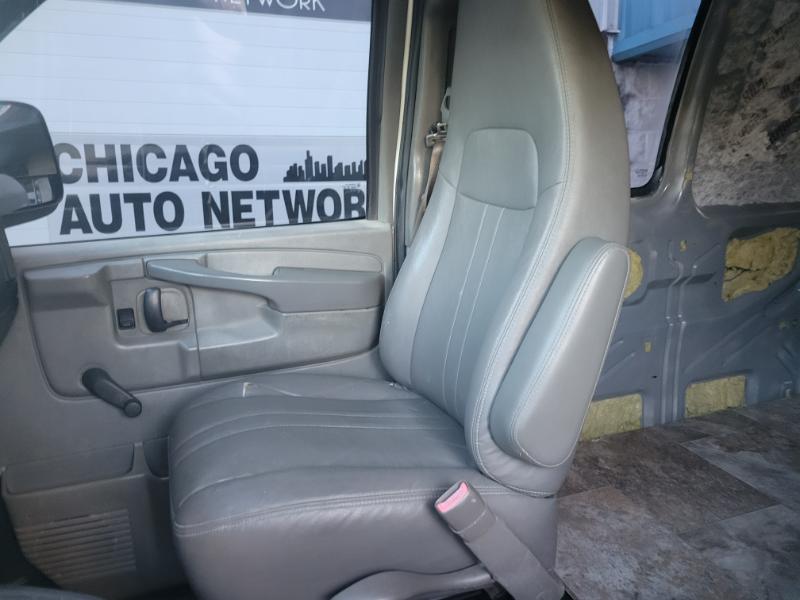 Chevrolet Express 1500 AWD Cargo 2011 Chevrolet Express 1500 AWD Cargo 2011