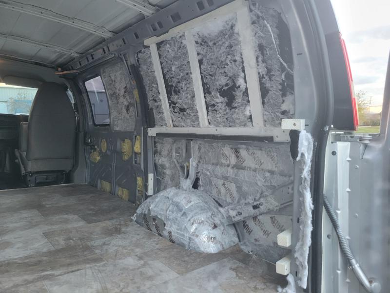 Chevrolet Express 1500 AWD Cargo 2011 Chevrolet Express 1500 AWD Cargo 2011