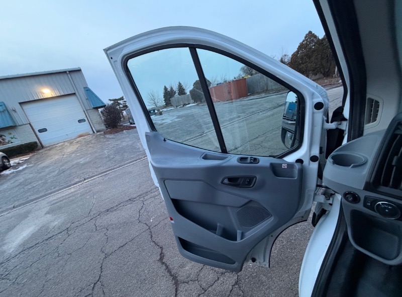 Ford Transit 150 Van Low Roof 60/40 Pass. 130-in. WB 2019