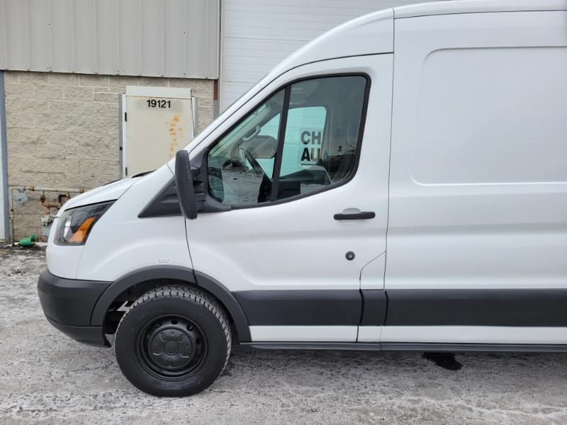 Ford Transit 250 Van Med. Roof w/Sliding Pass. 148-in. WB 2015