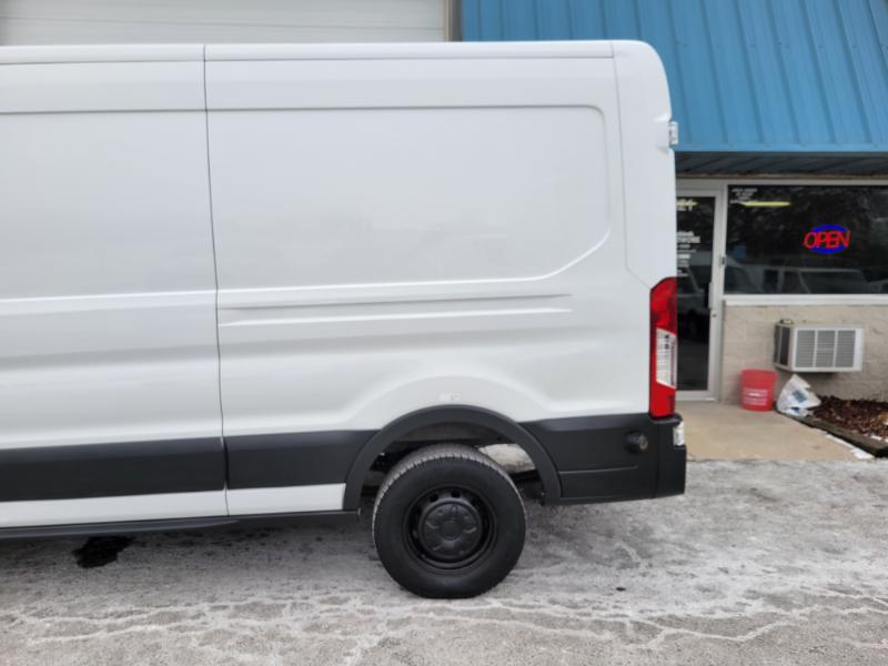 Ford Transit 250 Van Med. Roof w/Sliding Pass. 148-in. WB 2015