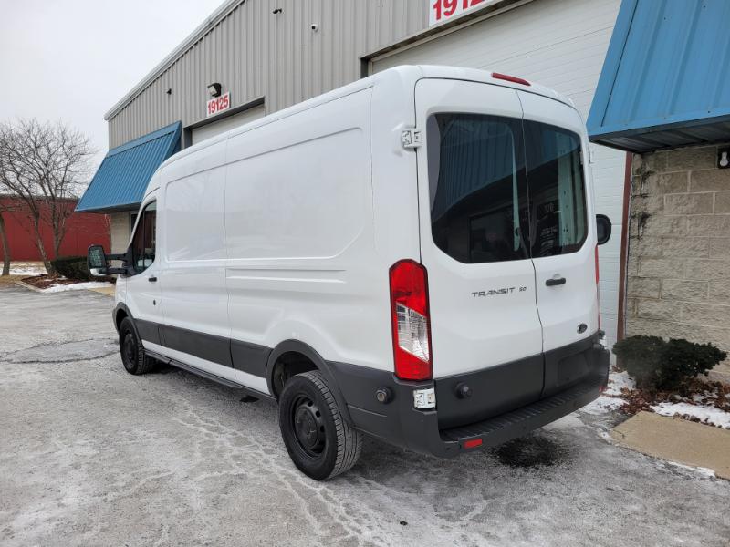 Ford Transit 250 Van Med. Roof w/Sliding Pass. 148-in. WB 2015