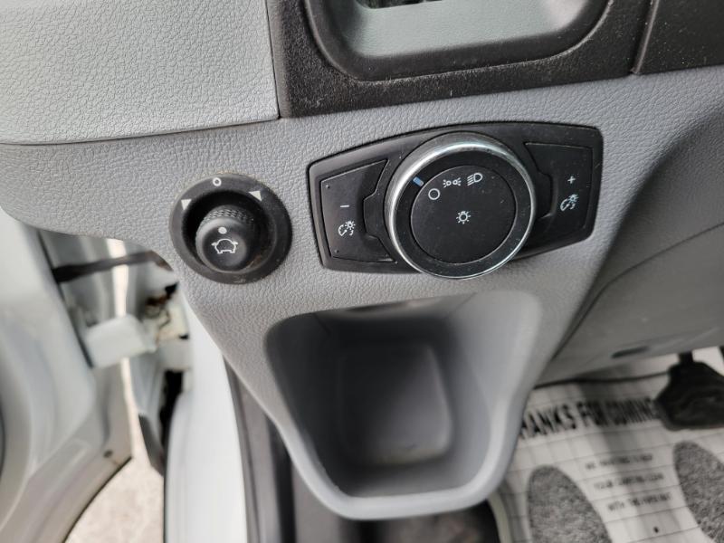 Ford Transit 250 Van Med. Roof w/Sliding Pass. 148-in. WB 2015