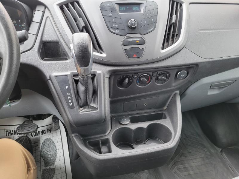 Ford Transit 250 Van Med. Roof w/Sliding Pass. 148-in. WB 2015