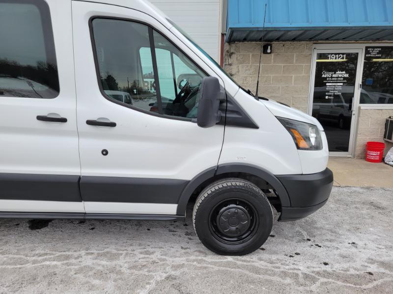 Ford Transit 250 Van Med. Roof w/Sliding Pass. 148-in. WB 2015