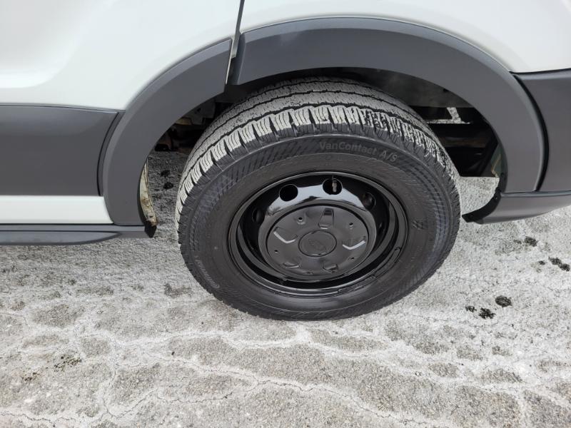 Ford Transit 250 Van Med. Roof w/Sliding Pass. 148-in. WB 2015