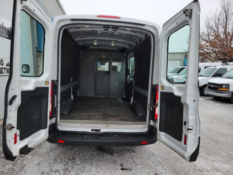 Ford Transit 250 Van Med. Roof w/Sliding Pass. 148-in. WB 2015
