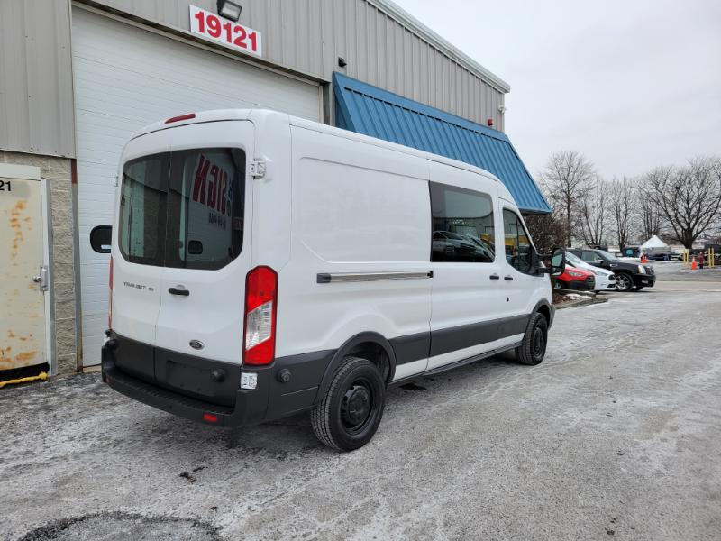Ford Transit 250 Van Med. Roof w/Sliding Pass. 148-in. WB 2015