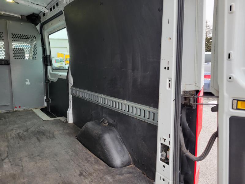 Ford Transit 250 Van Med. Roof w/Sliding Pass. 148-in. WB 2015