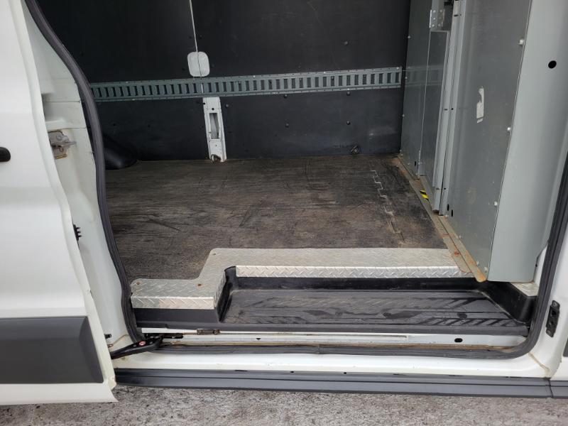Ford Transit 250 Van Med. Roof w/Sliding Pass. 148-in. WB 2015