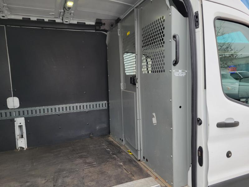 Ford Transit 250 Van Med. Roof w/Sliding Pass. 148-in. WB 2015