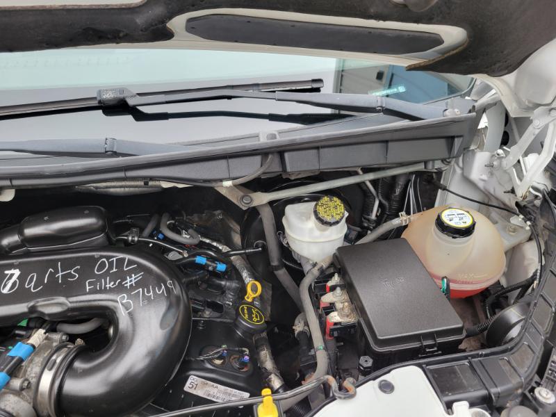 Ford Transit 250 Van Med. Roof w/Sliding Pass. 148-in. WB 2015