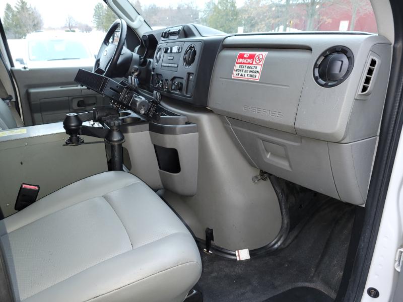 Ford Econoline E-350 Super Duty 2014